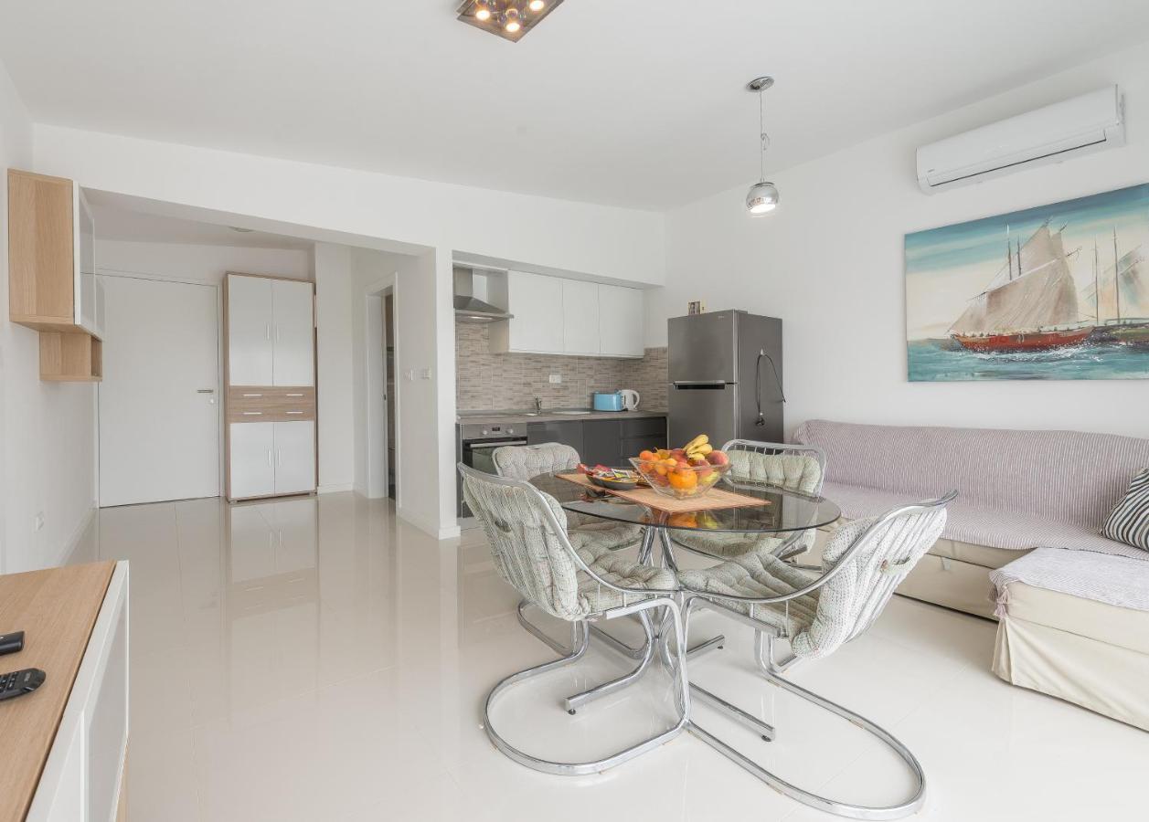 Windrose Apartments Вир Экстерьер фото