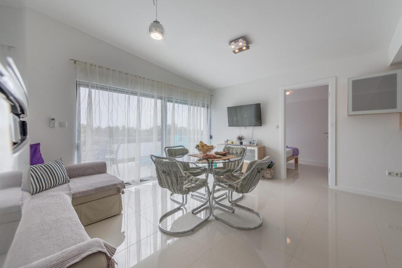 Windrose Apartments Вир Экстерьер фото