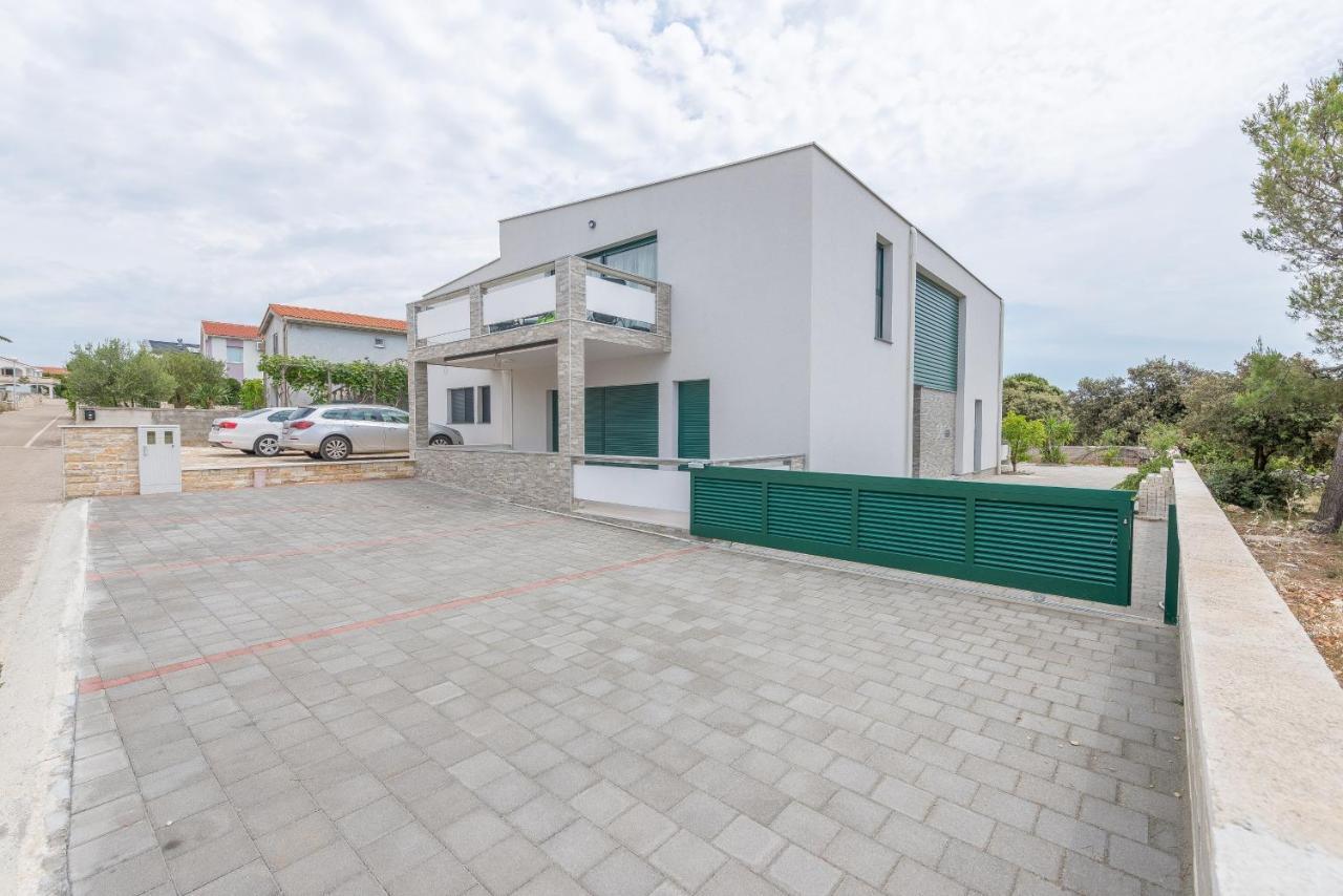 Windrose Apartments Вир Экстерьер фото