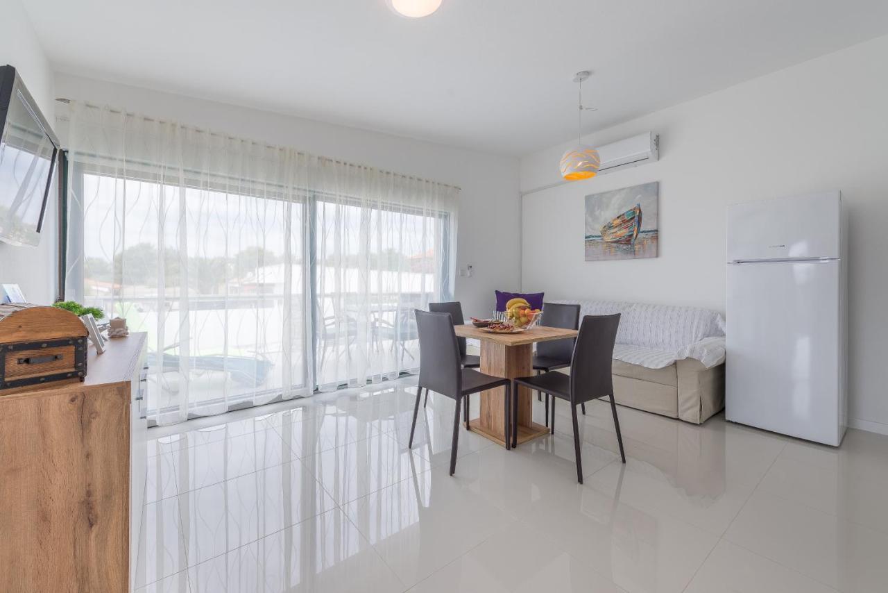 Windrose Apartments Вир Экстерьер фото