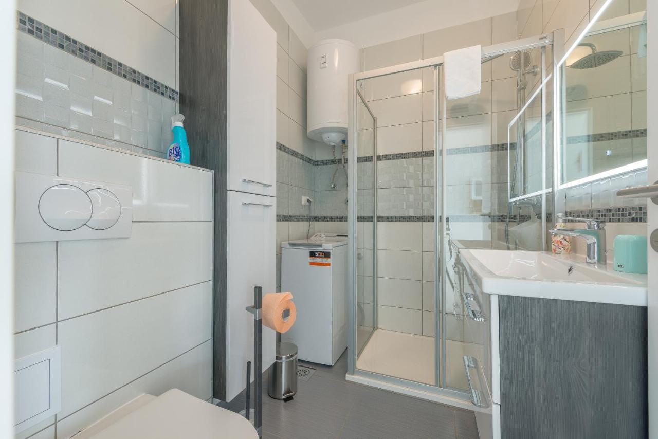 Windrose Apartments Вир Экстерьер фото