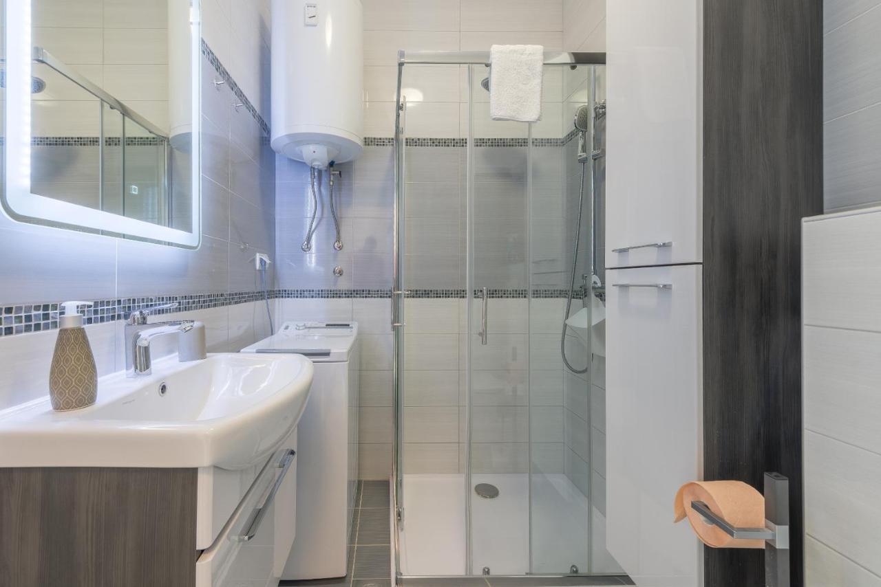 Windrose Apartments Вир Экстерьер фото